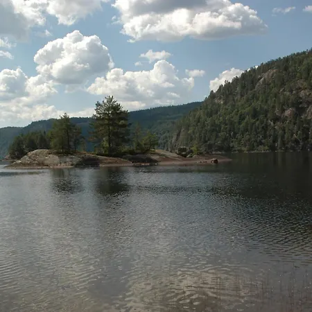 Midtholmen By Interhome * Konsmo