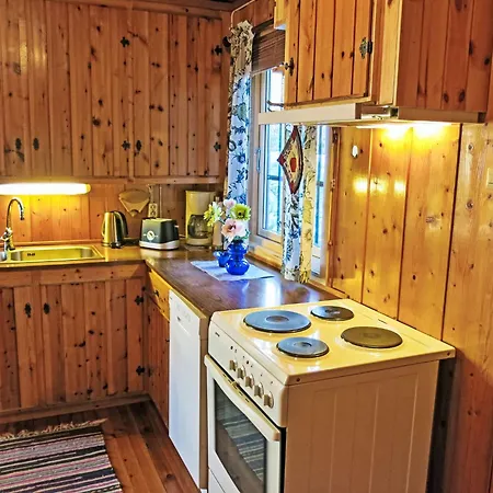 Feriehus Midtholmen By Interhome Konsmo